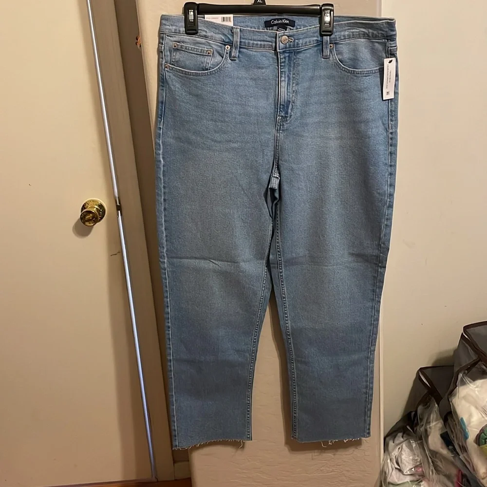 Ladies Calvin Klein jeans - Picture 5 of 8